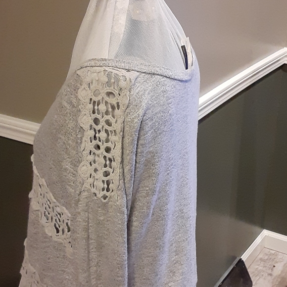 Crop lace gray sweater - Picture 2 of 4